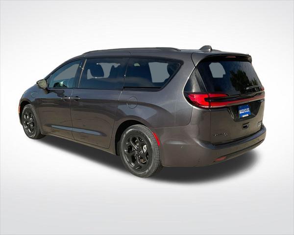 used 2021 Chrysler Pacifica Hybrid car, priced at $29,412