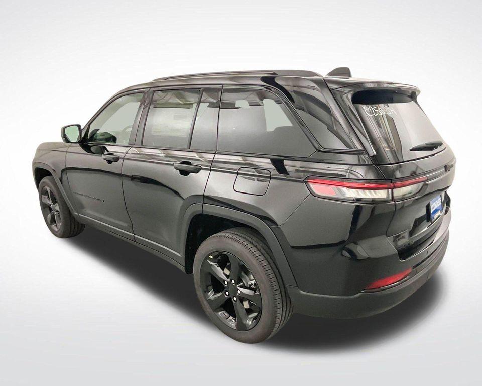 new 2025 Jeep Grand Cherokee car, priced at $42,454
