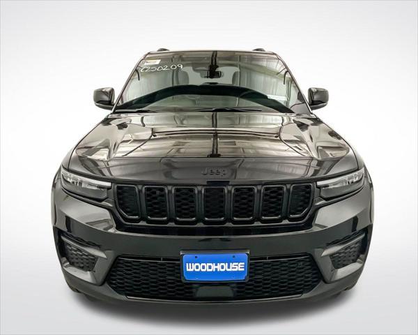 new 2025 Jeep Grand Cherokee car, priced at $43,661