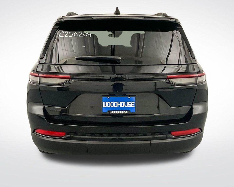 new 2025 Jeep Grand Cherokee car, priced at $42,454