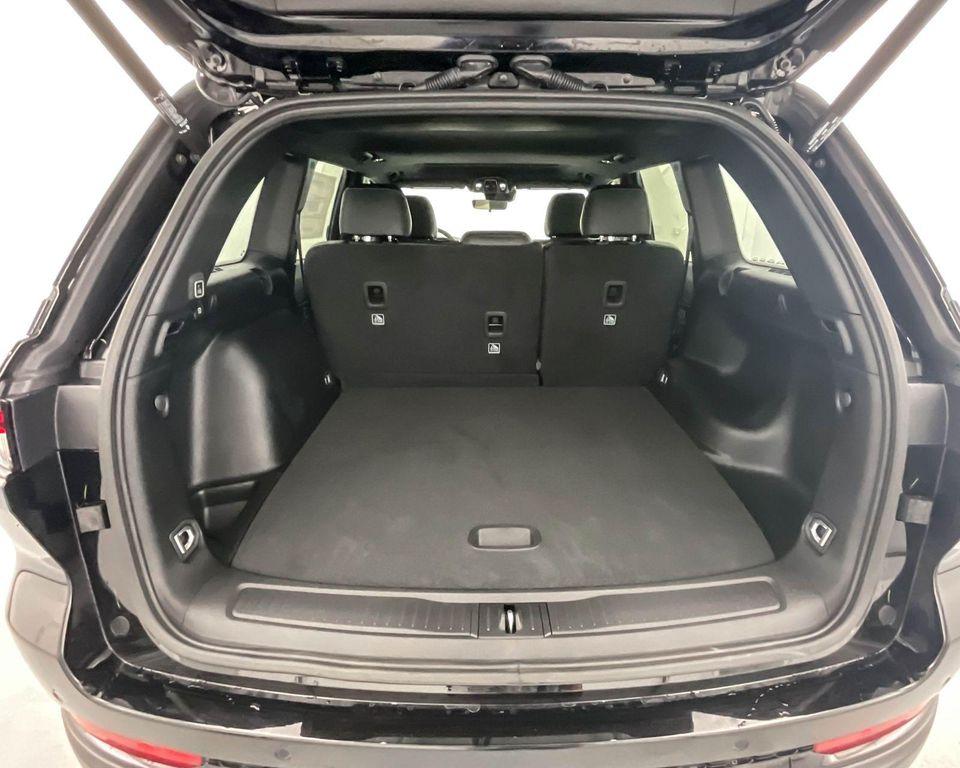 new 2025 Jeep Grand Cherokee car, priced at $42,454