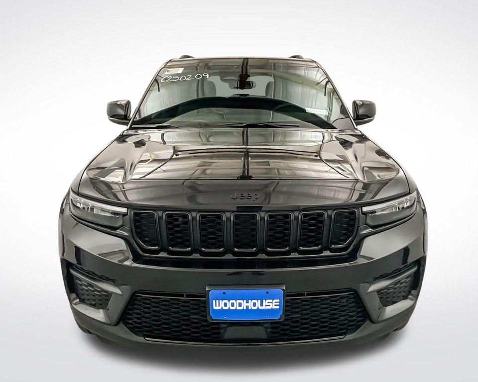 new 2025 Jeep Grand Cherokee car, priced at $42,454