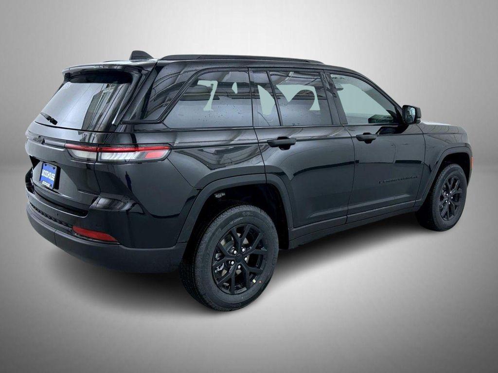 new 2025 Jeep Grand Cherokee car, priced at $38,653