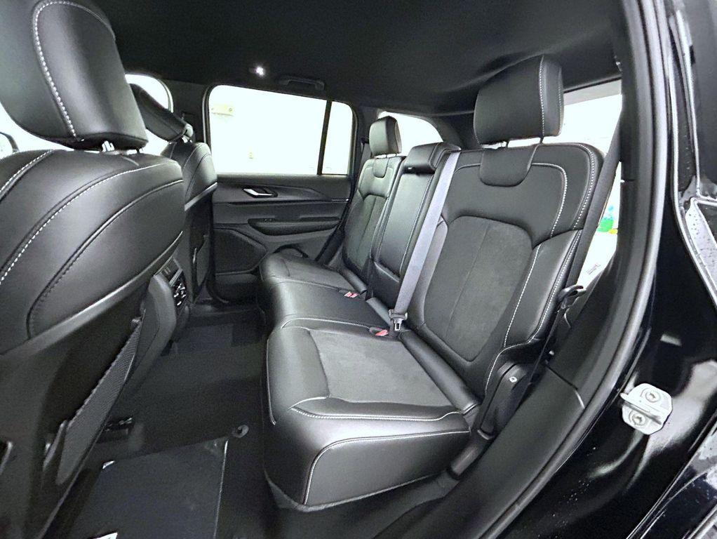 new 2025 Jeep Grand Cherokee car, priced at $38,653