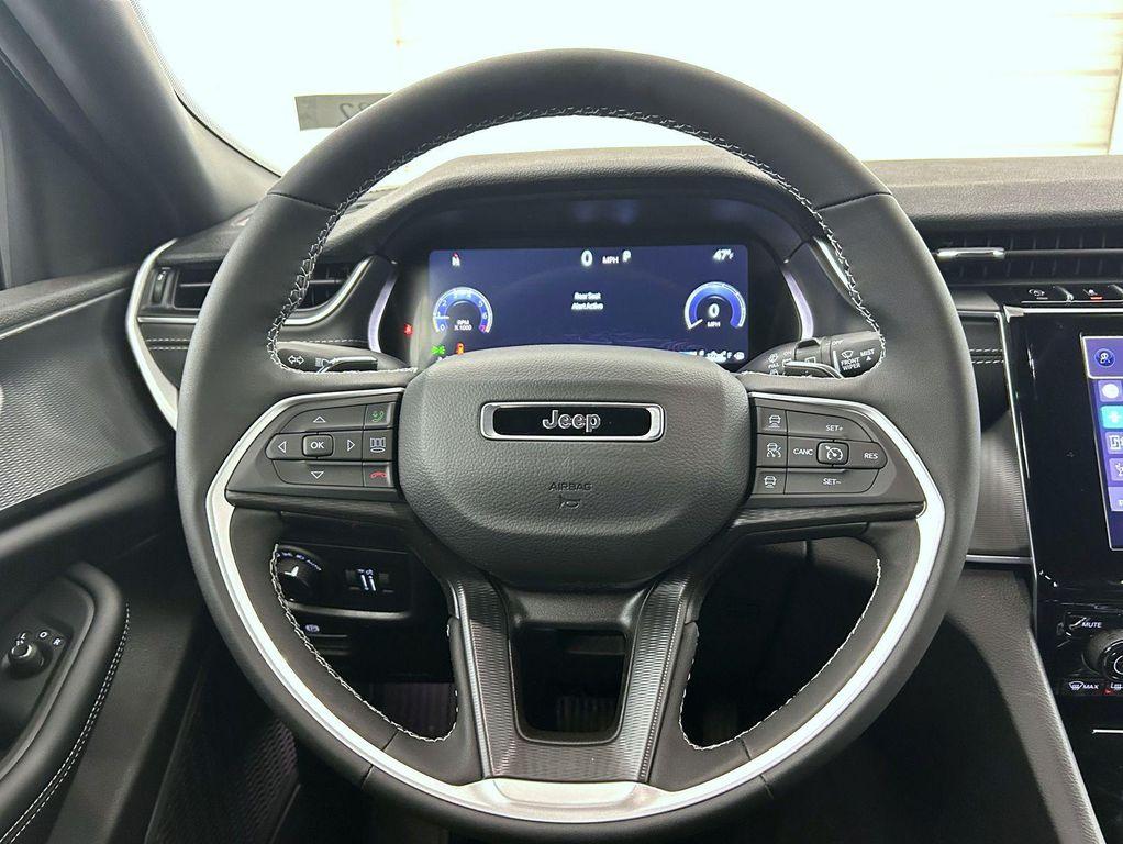 new 2025 Jeep Grand Cherokee car, priced at $38,653