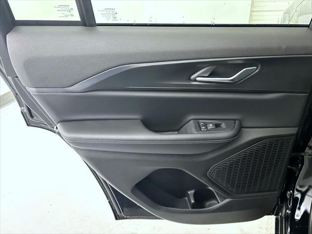 new 2025 Jeep Grand Cherokee car, priced at $40,903