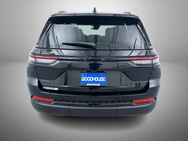 new 2025 Jeep Grand Cherokee car, priced at $40,903