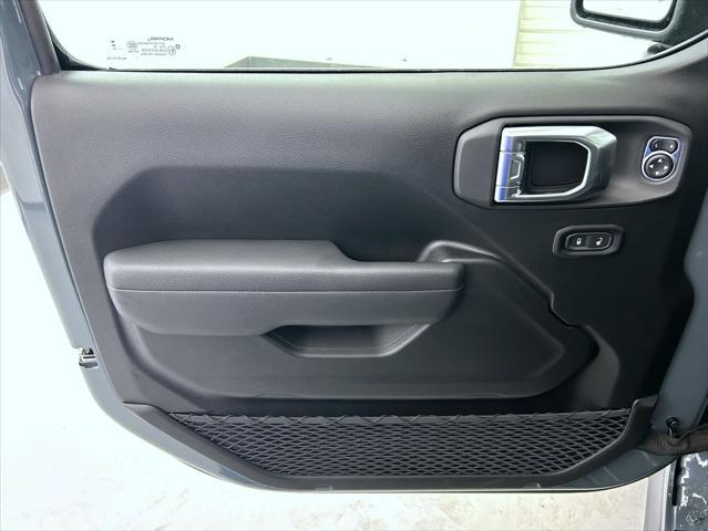 new 2025 Jeep Wrangler car, priced at $47,742