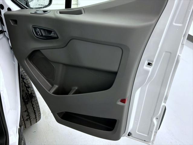 new 2025 Ford Transit-250 car