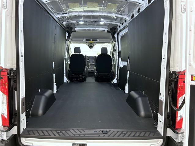 new 2025 Ford Transit-250 car