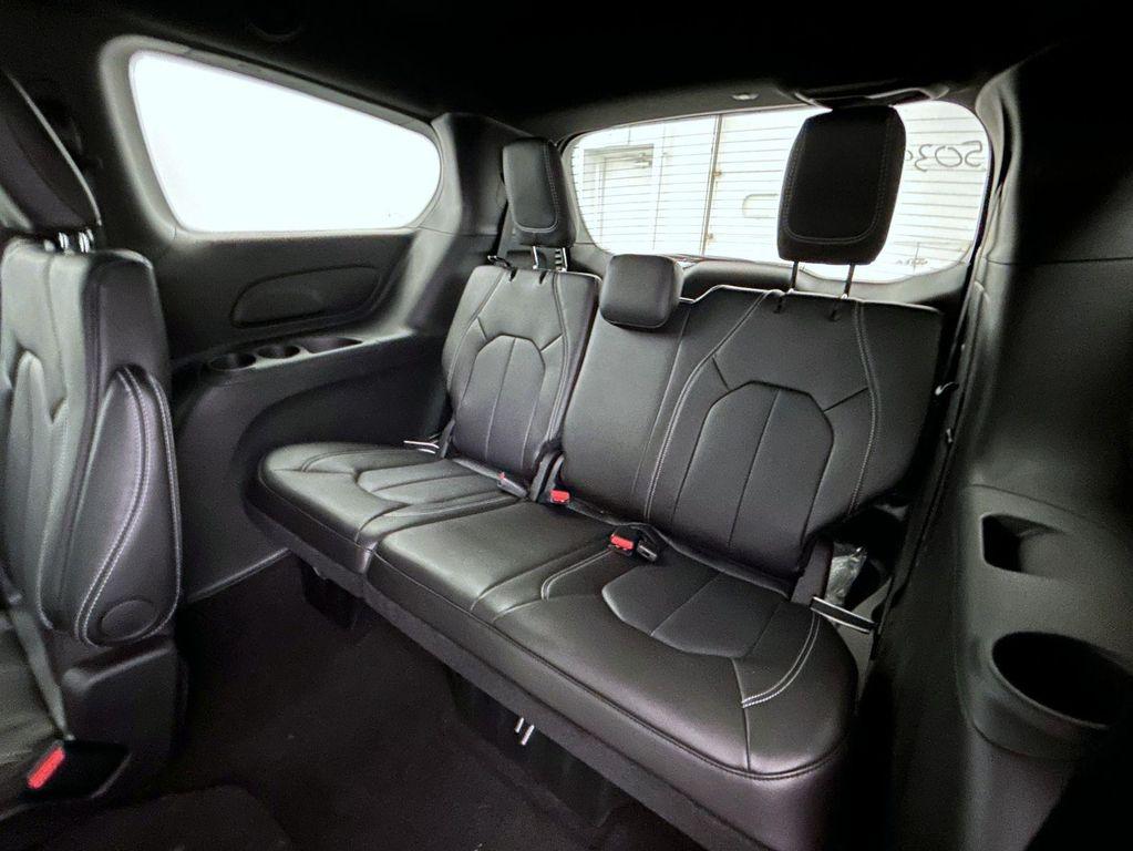 new 2025 Chrysler Pacifica car, priced at $44,752