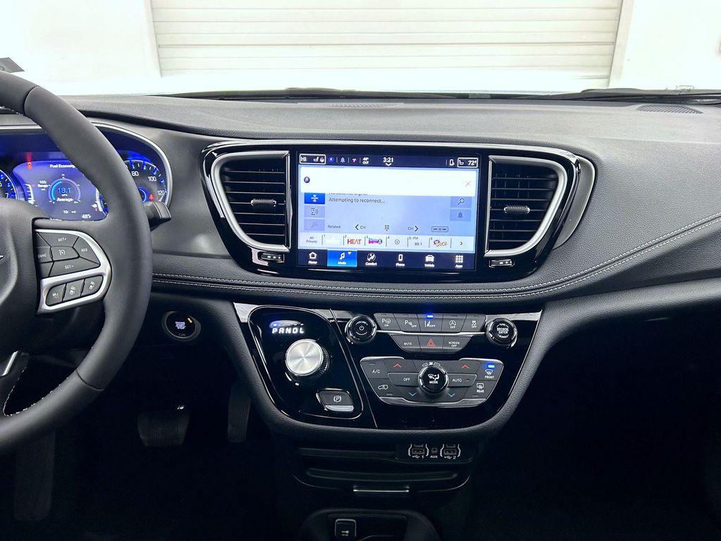 new 2025 Chrysler Pacifica car, priced at $44,752