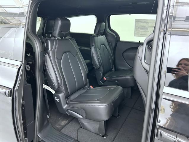 new 2025 Chrysler Pacifica car, priced at $44,142