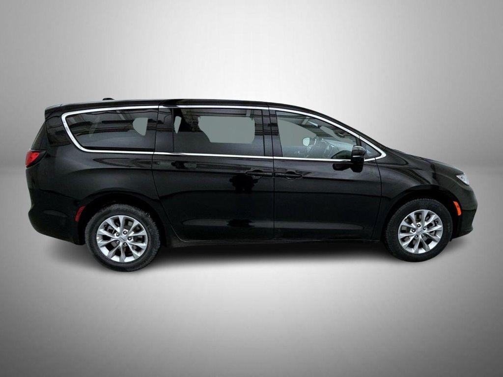 new 2025 Chrysler Pacifica car, priced at $44,752