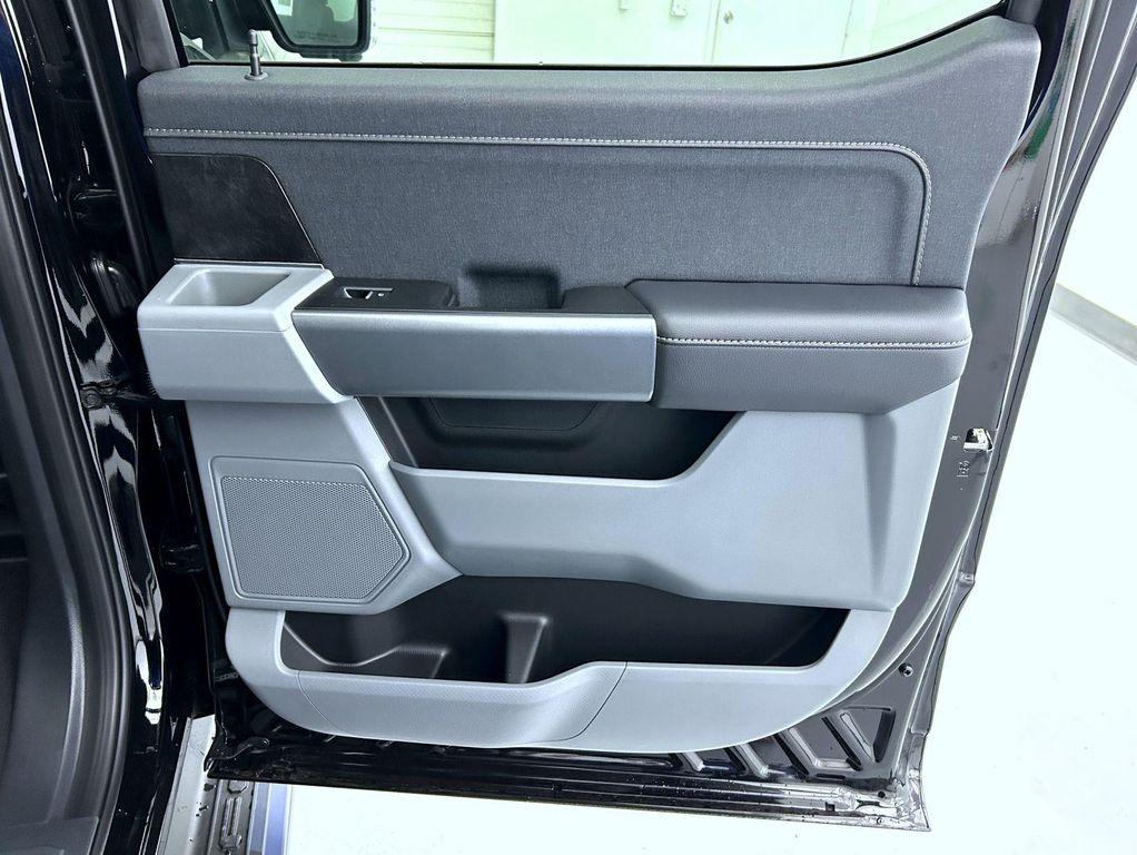 new 2025 Ford F-150 Lightning car