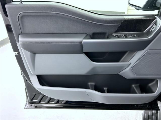 new 2025 Ford F-150 Lightning car