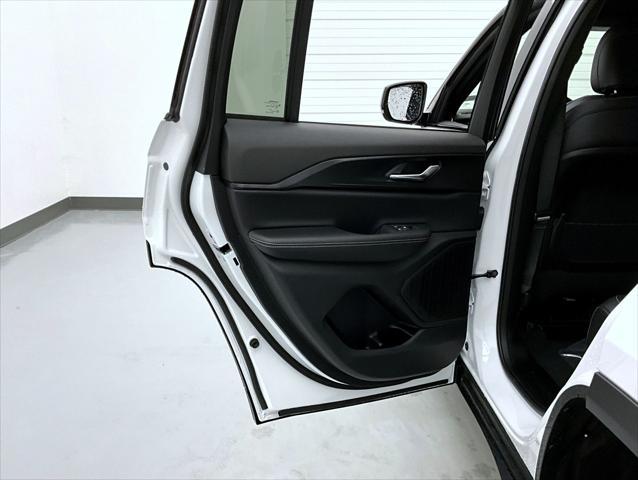 new 2025 Jeep Grand Cherokee car, priced at $43,885