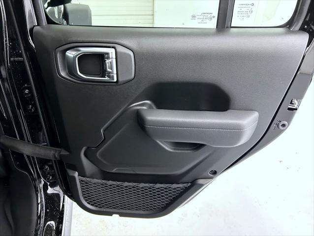 new 2025 Jeep Gladiator car, priced at $51,974