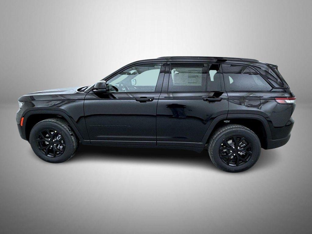 new 2025 Jeep Grand Cherokee car, priced at $38,653