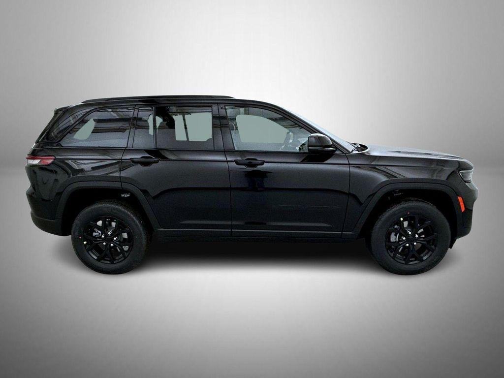 new 2025 Jeep Grand Cherokee car, priced at $38,653