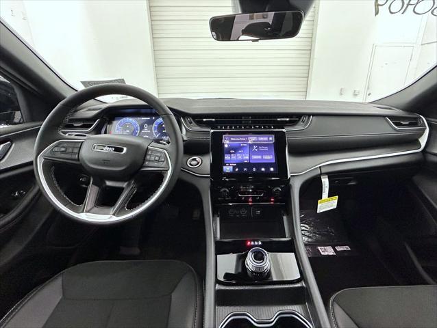 new 2025 Jeep Grand Cherokee car, priced at $44,403