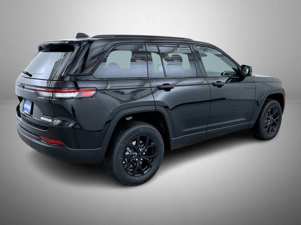 new 2025 Jeep Grand Cherokee car, priced at $38,653