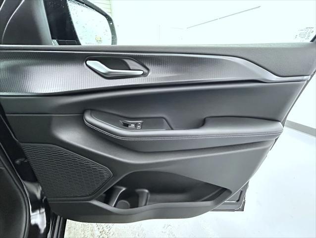 new 2025 Jeep Grand Cherokee car, priced at $44,403