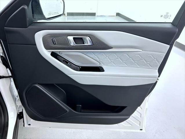 new 2025 Ford Explorer car