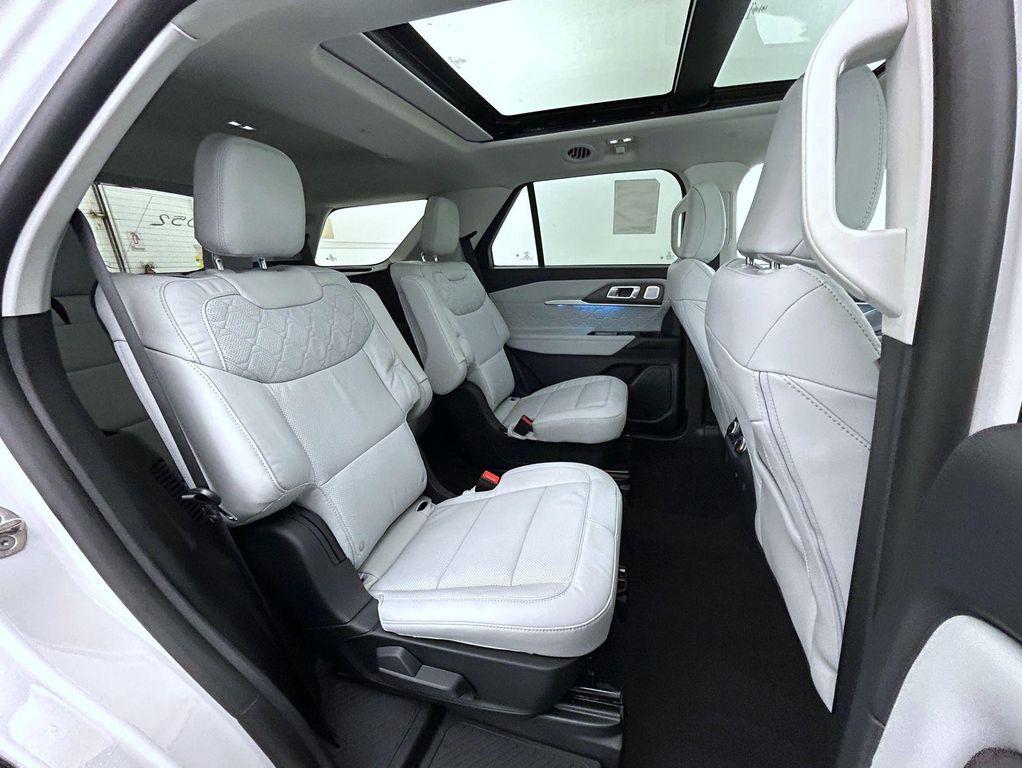 new 2025 Ford Explorer car