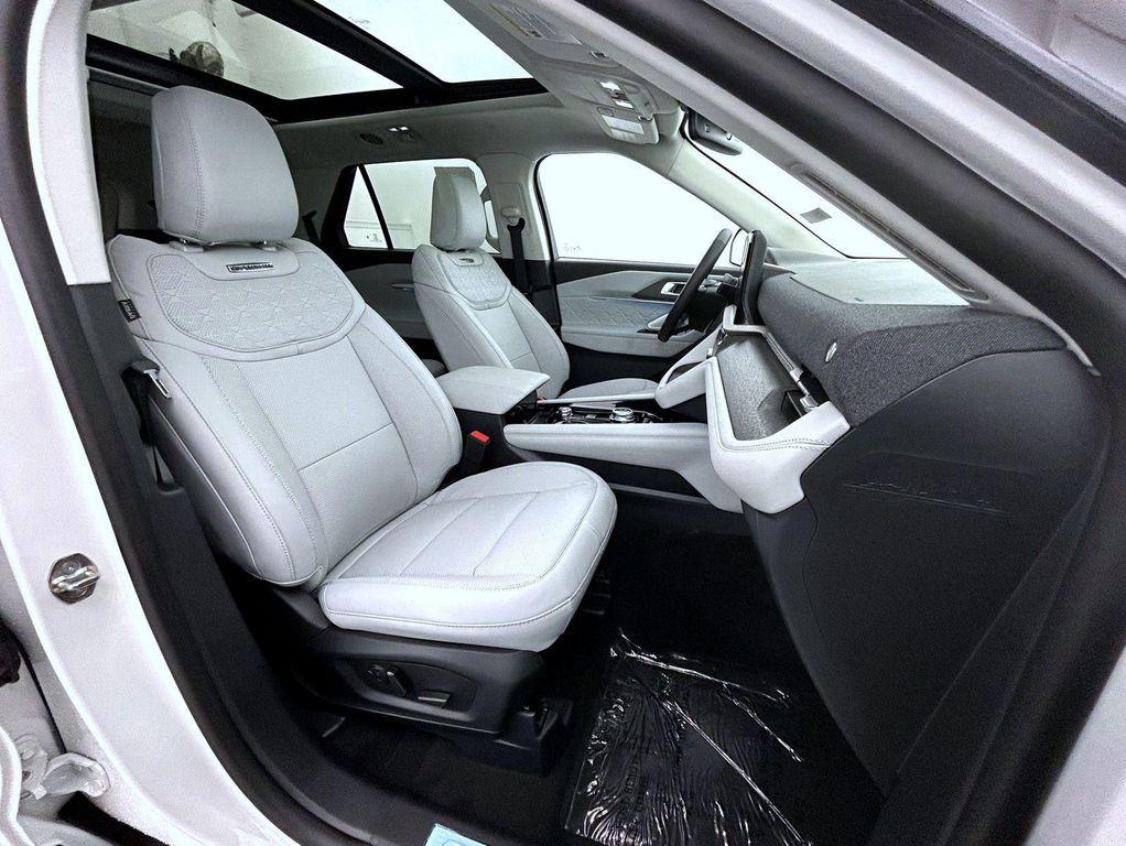 new 2025 Ford Explorer car