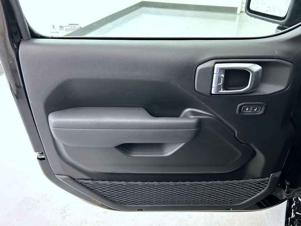 new 2025 Jeep Wrangler car, priced at $33,865