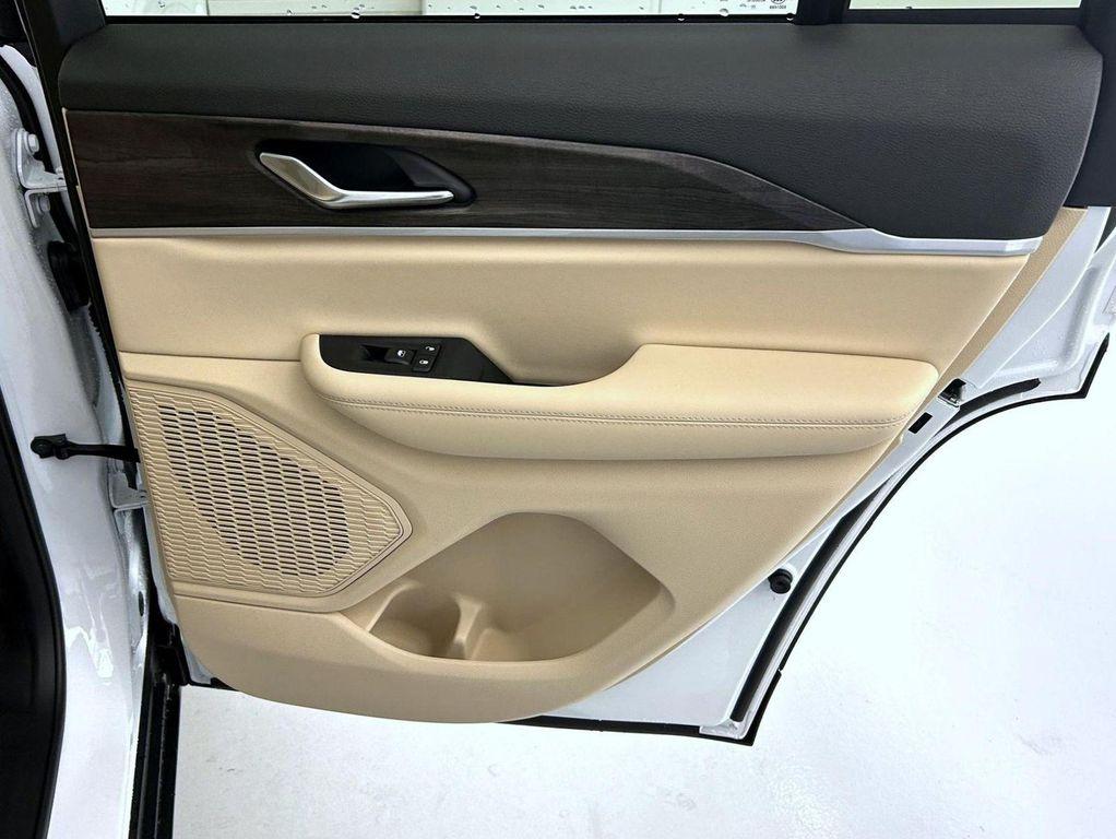 new 2025 Jeep Grand Cherokee car, priced at $46,969