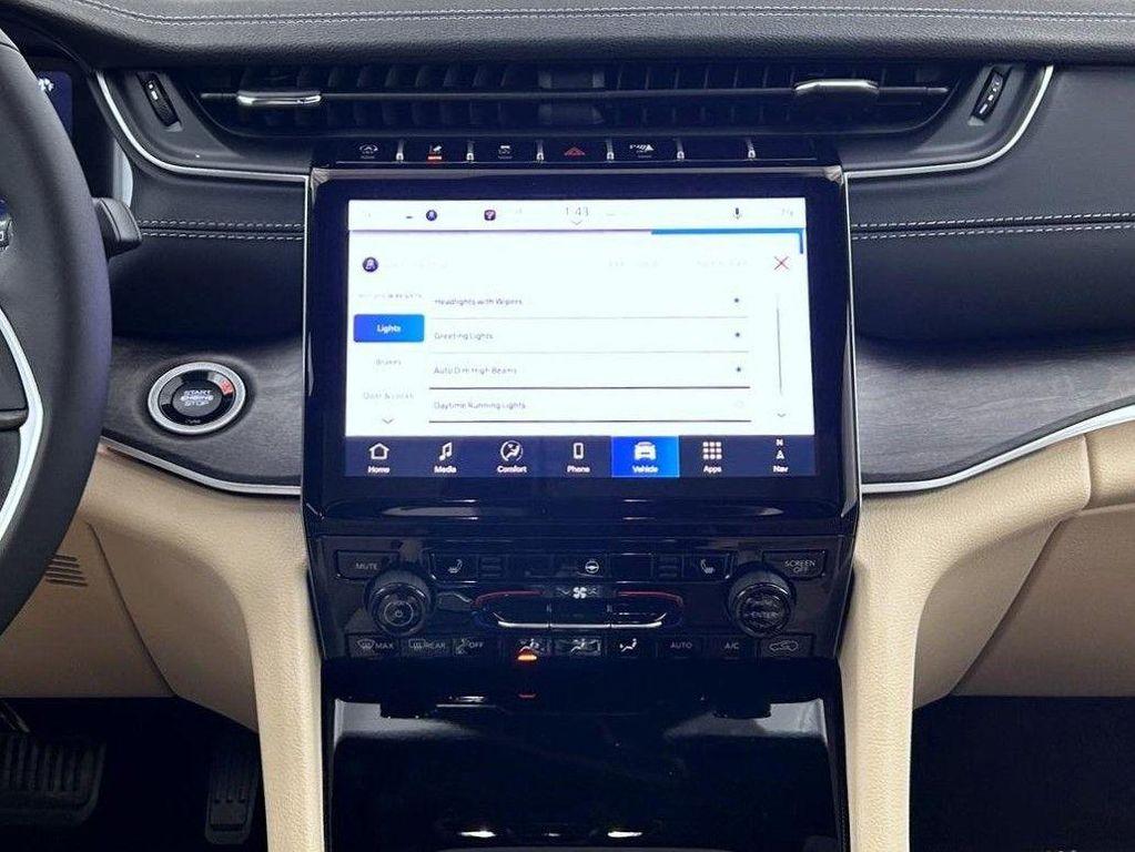 new 2025 Jeep Grand Cherokee car, priced at $46,969