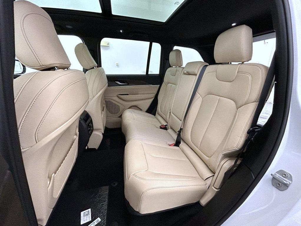 new 2025 Jeep Grand Cherokee car, priced at $46,969