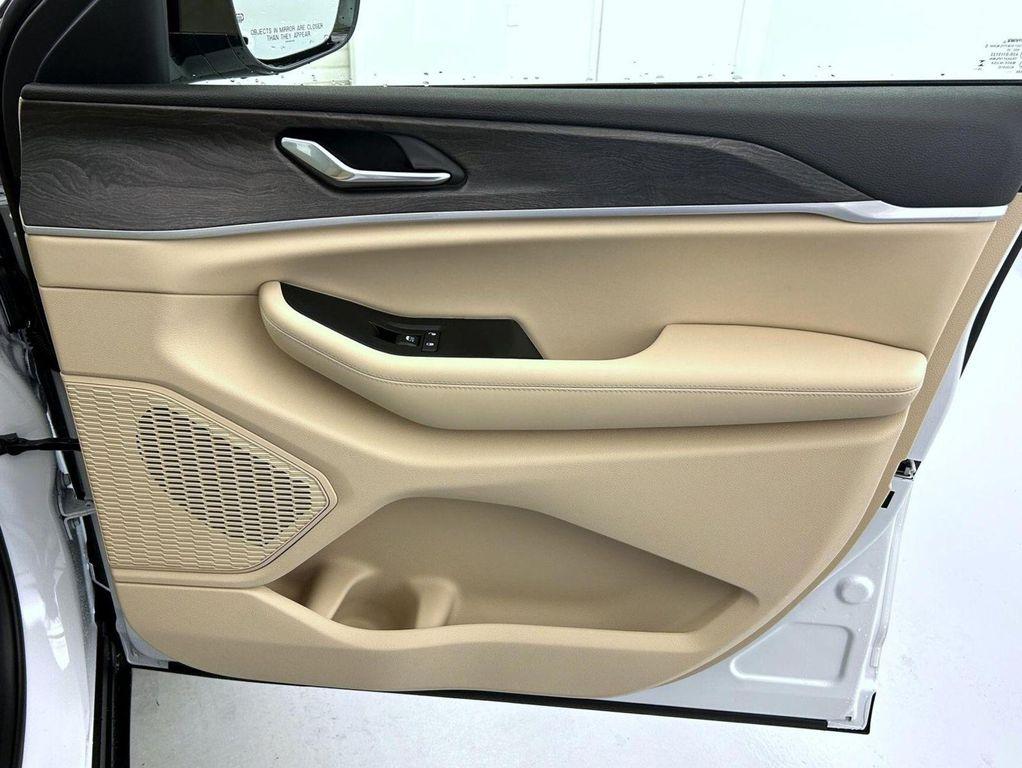 new 2025 Jeep Grand Cherokee car, priced at $46,969