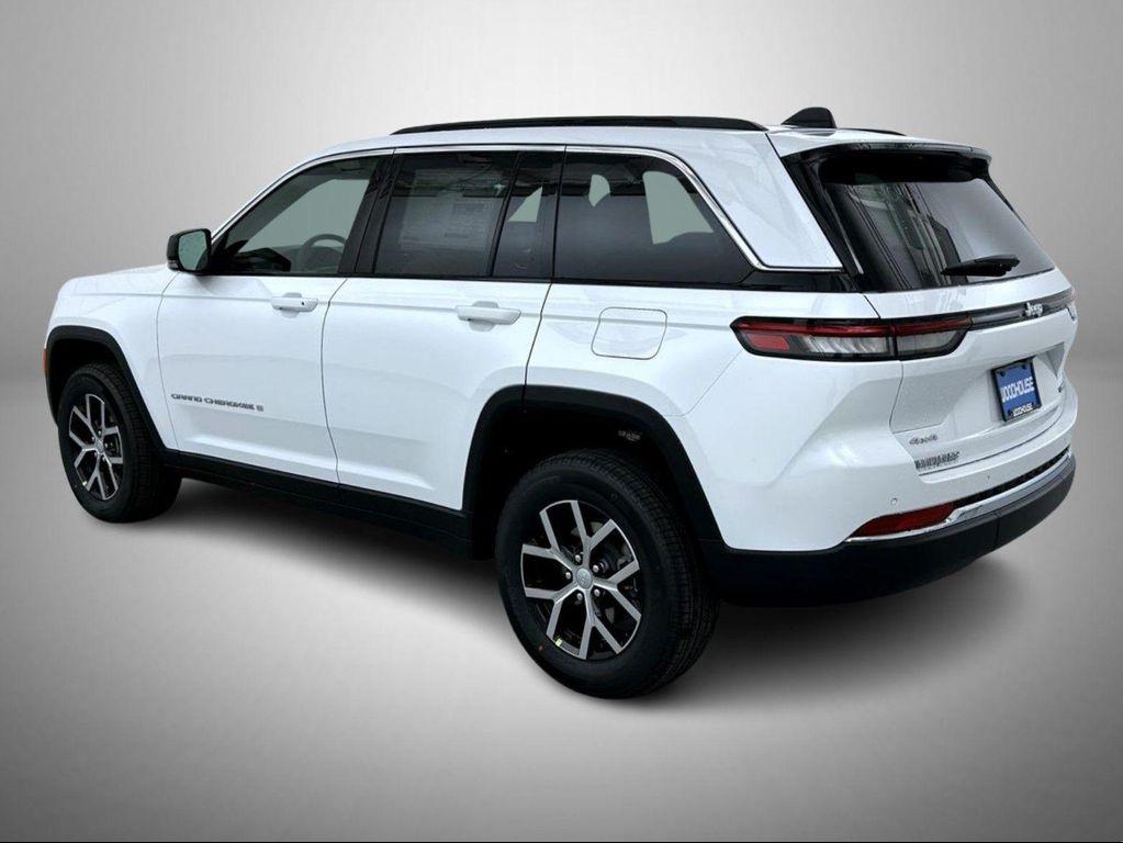 new 2025 Jeep Grand Cherokee car, priced at $46,969