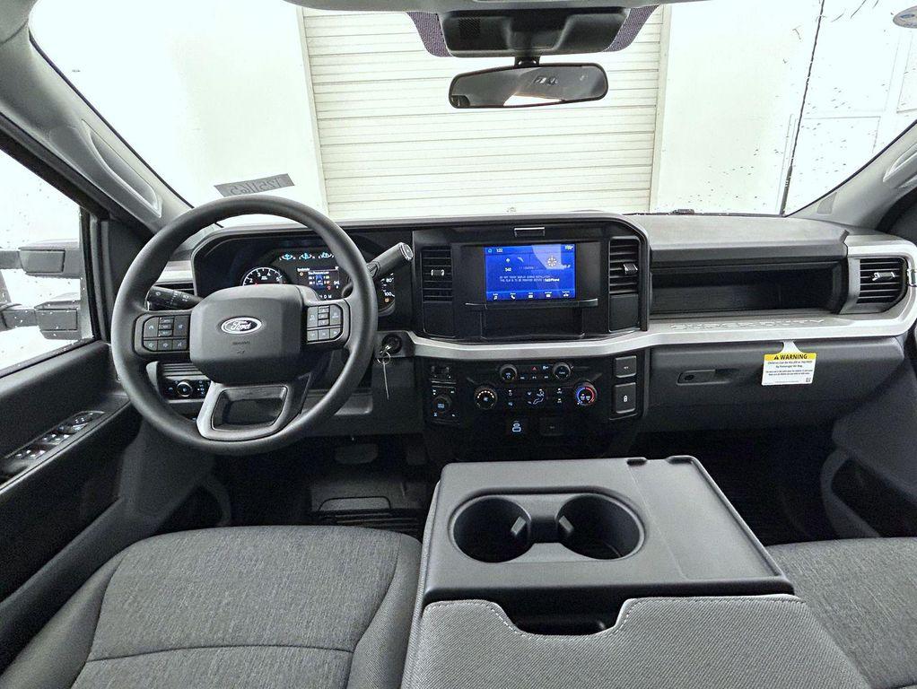 new 2025 Ford F-350 car