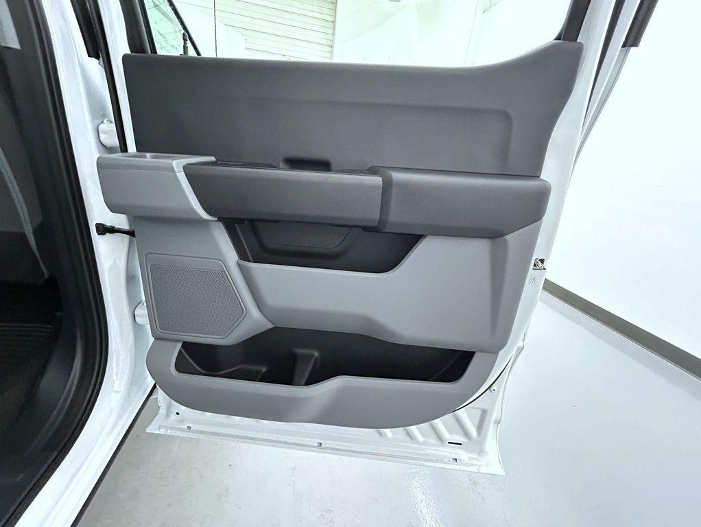 new 2025 Ford F-350 car