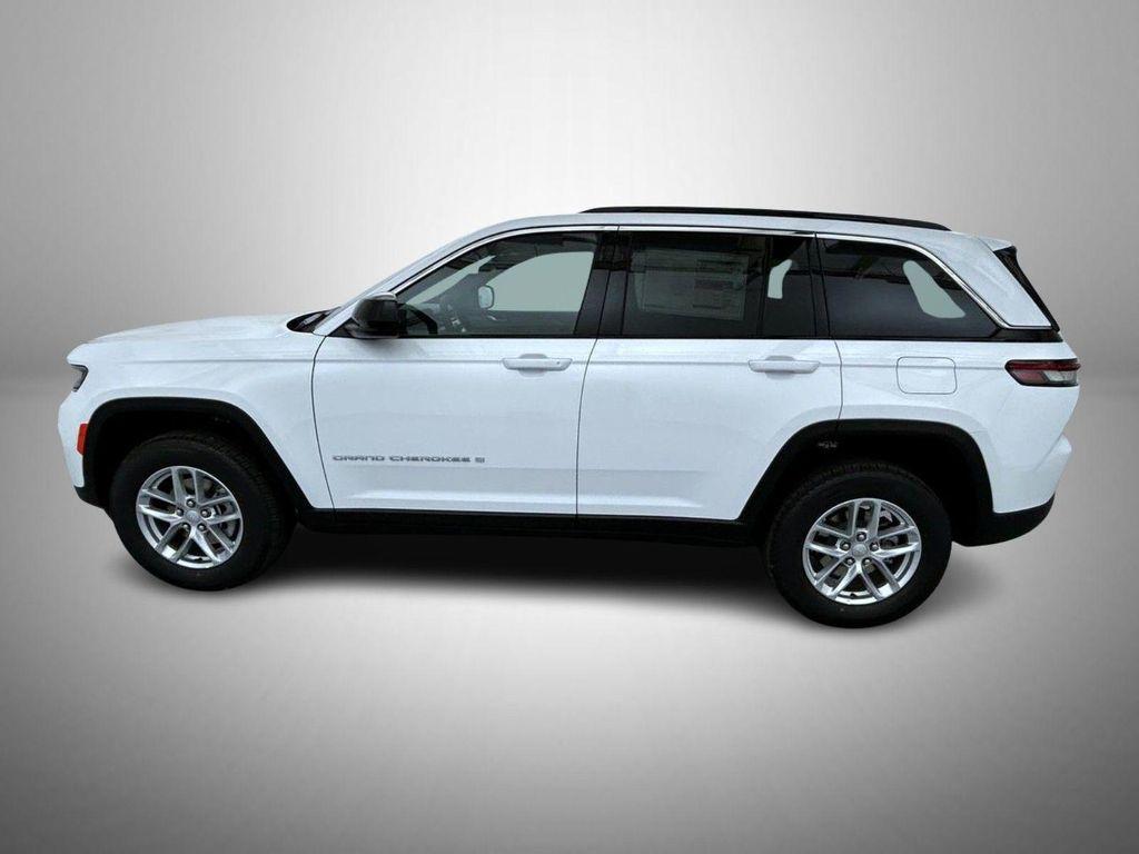 new 2025 Jeep Grand Cherokee car, priced at $35,982