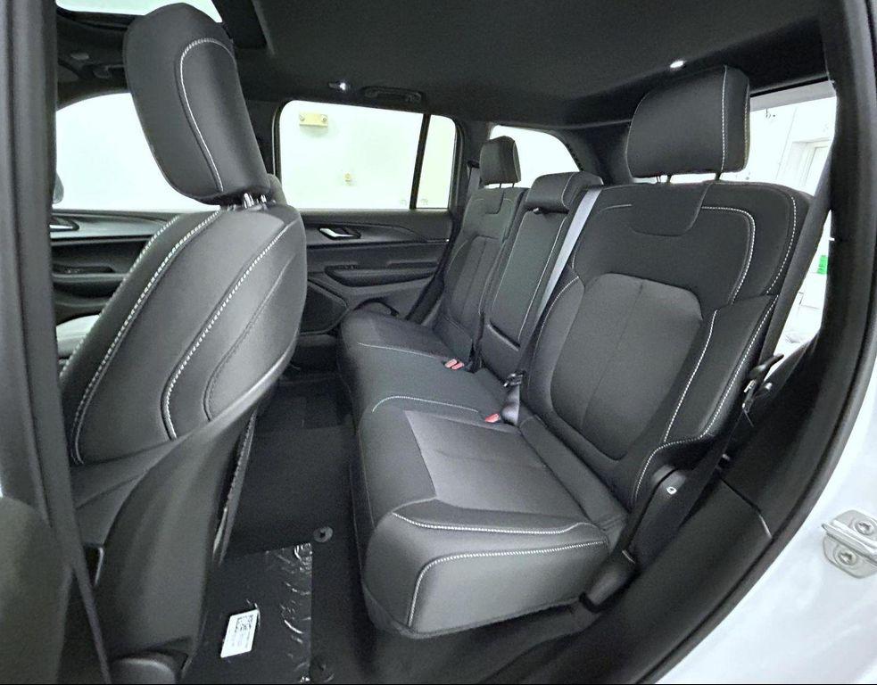 new 2025 Jeep Grand Cherokee car, priced at $35,982