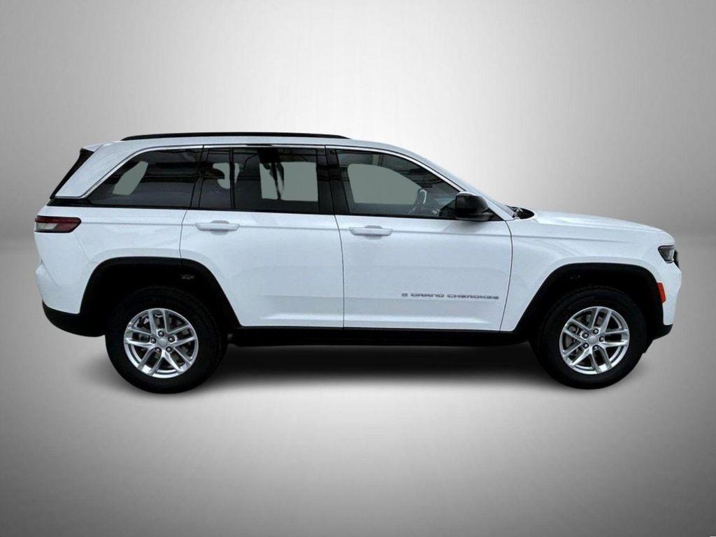 new 2025 Jeep Grand Cherokee car, priced at $38,794