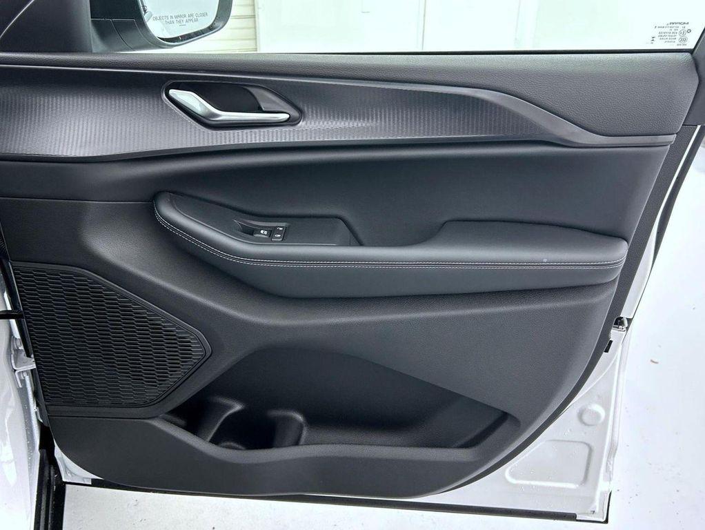 new 2025 Jeep Grand Cherokee car, priced at $38,794