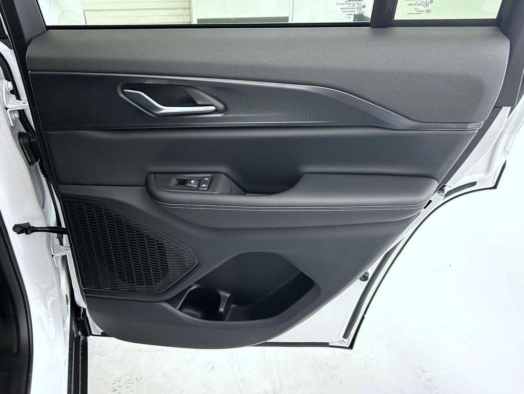 new 2025 Jeep Grand Cherokee car, priced at $38,794