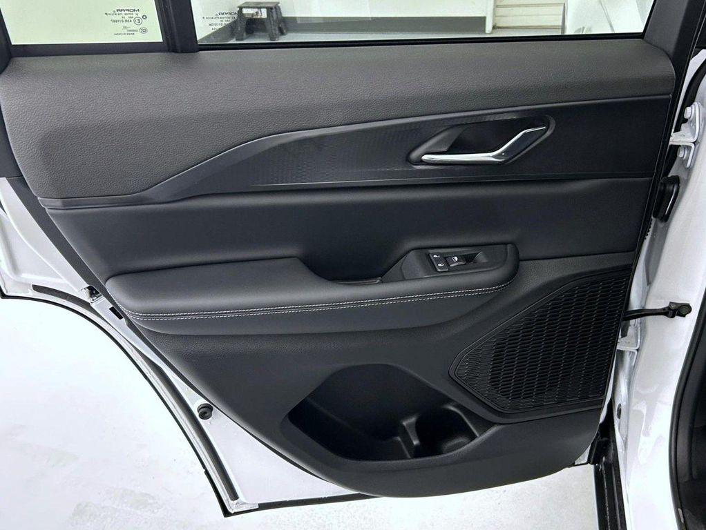 new 2025 Jeep Grand Cherokee car, priced at $38,794