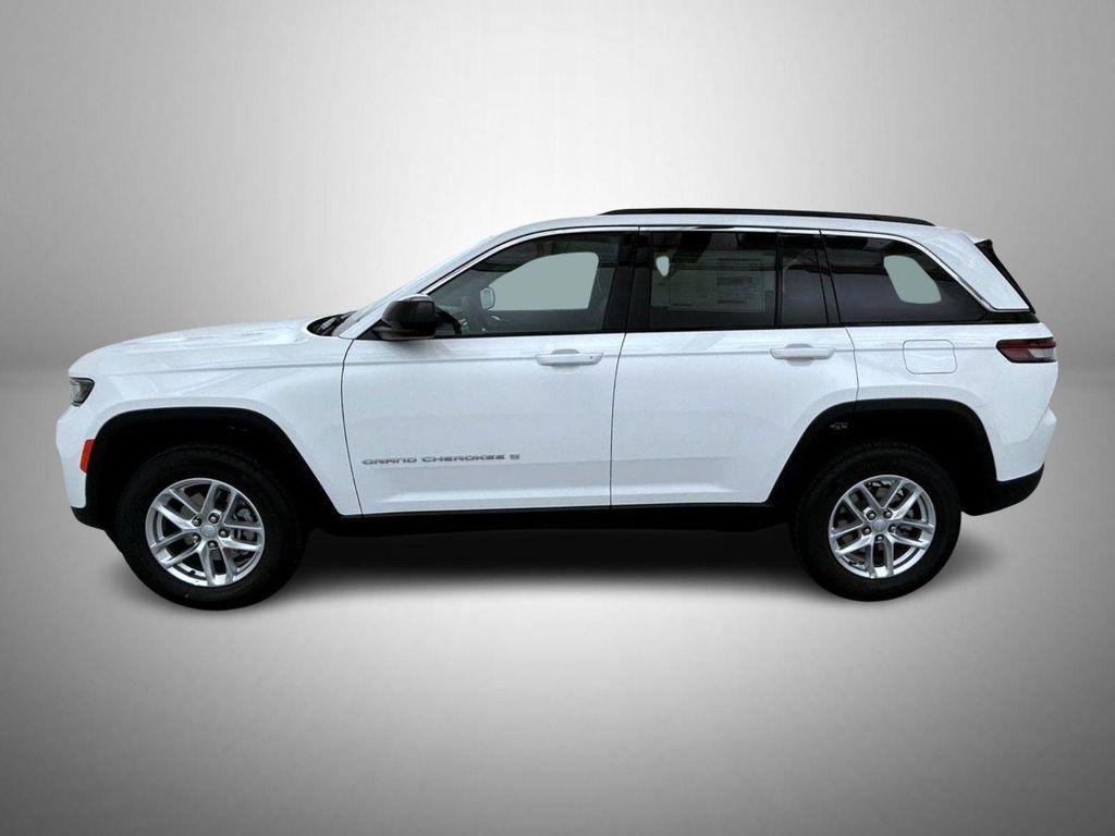new 2025 Jeep Grand Cherokee car, priced at $38,794