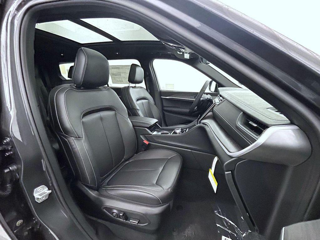 new 2025 Jeep Grand Cherokee L car, priced at $46,149
