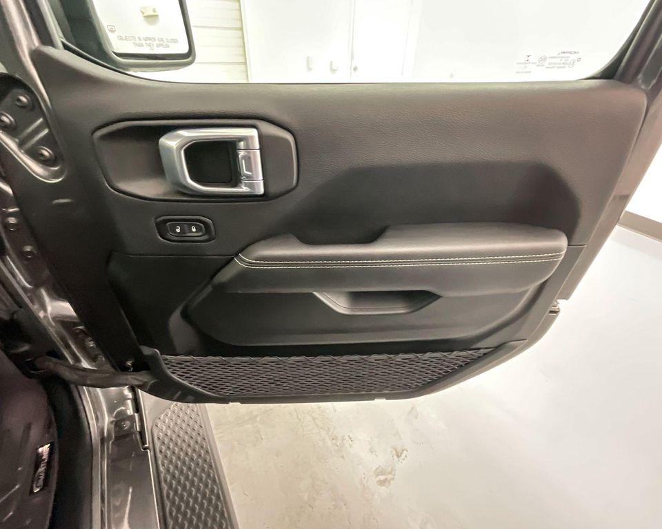 used 2021 Jeep Gladiator car, priced at $32,887