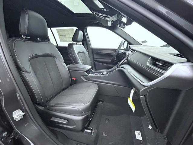 new 2025 Jeep Grand Cherokee L car, priced at $43,438