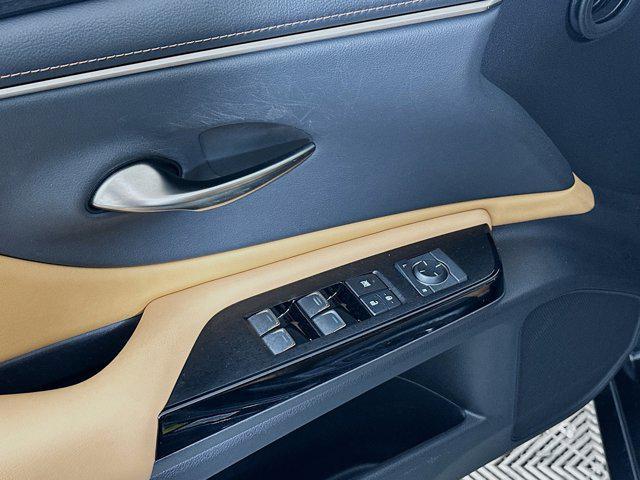 used 2022 Lexus ES 350 car, priced at $33,197