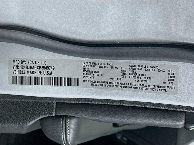 used 2024 Jeep Grand Cherokee car, priced at $28,387